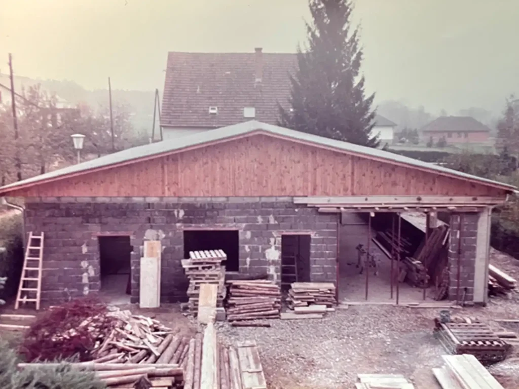 Aufnahme der Baustelel der Werkstatt und Lagerhalle der Malerei Herbsthofer 1985
