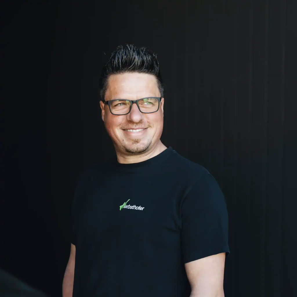 Reinhard Haas, Geschäftsleiter und Malermeister