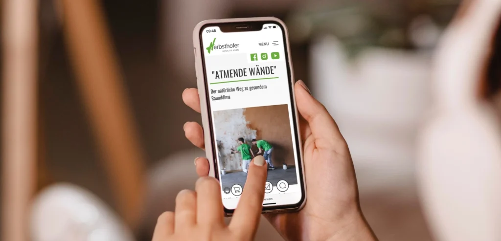 Handy mit der neuen Herbsthofer Website