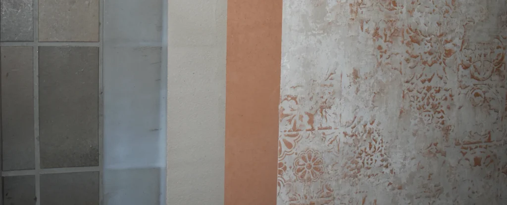 Kalkputz auf Fließen